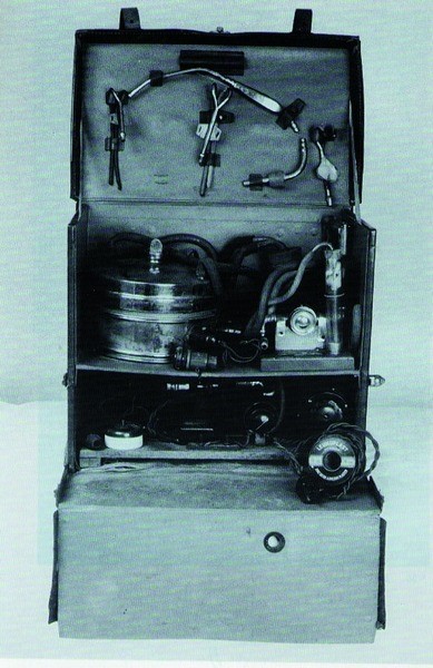 Dr Lidwill designed and patented the 'Lidwill Anaesthetic machine for insufflation anaesthesia'